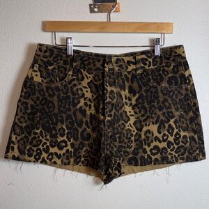 NWT Nasty Gal Leopard Print Denim Shorts High Rise Raw Hem Size 10